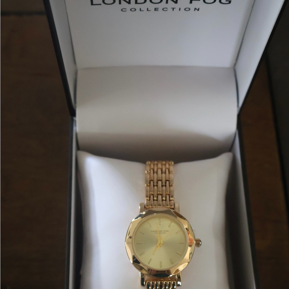 ✨London Fog Watch for Women - New in Box, Elegance and Timeless Style✨